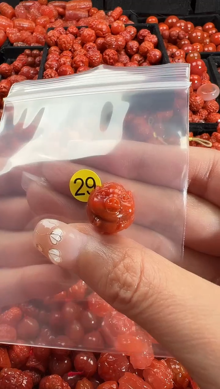 颈饰未镶嵌南红玛瑙1