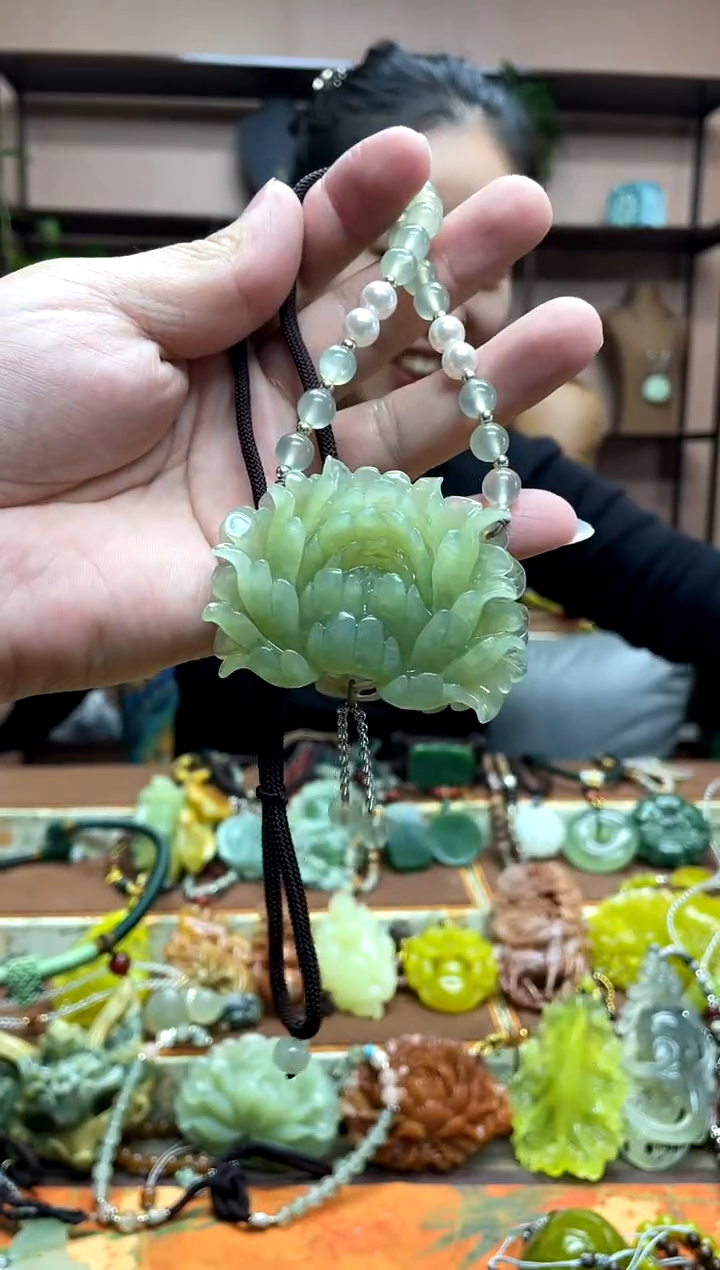 未镶嵌岫玉吊坠·