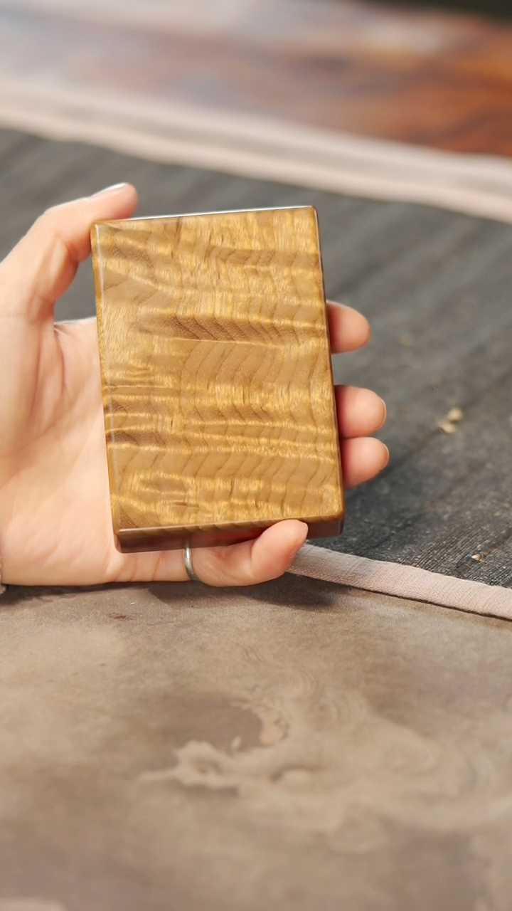 【闪购商品】金丝楠木雕555满金丝精工烟盒