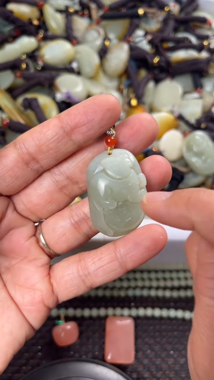 【闪购商品】和田玉颈饰未镶嵌多样性发货没有证书拍一发一有瑕