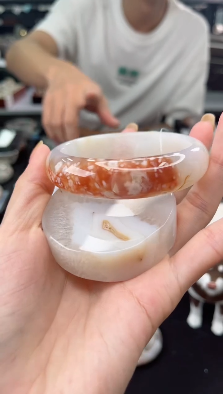 【闪购商品】石英质玉手镯未镶嵌59圈口（赠品镯心）3931254