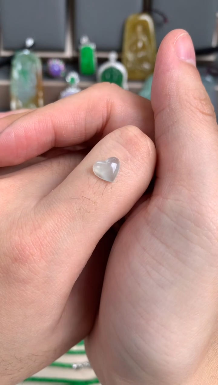 未镶嵌定制翡翠裸玉