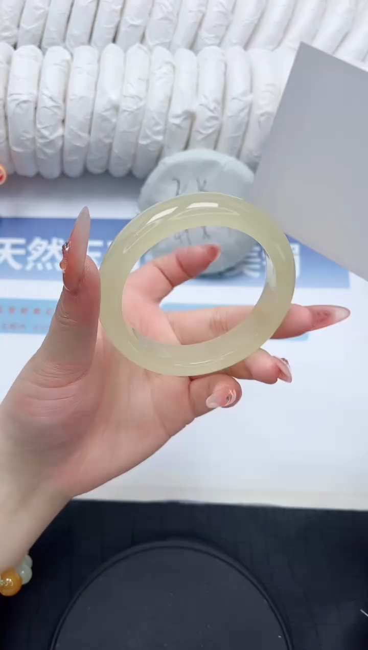 石英质玉未镶嵌手镯43-55.5