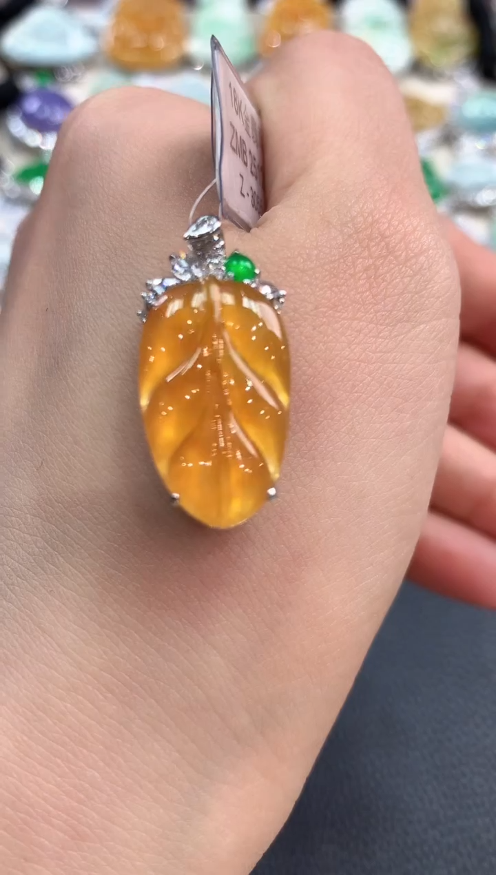 【闪购商品】翡翠吊坠(不含链)18K金镶嵌m47       