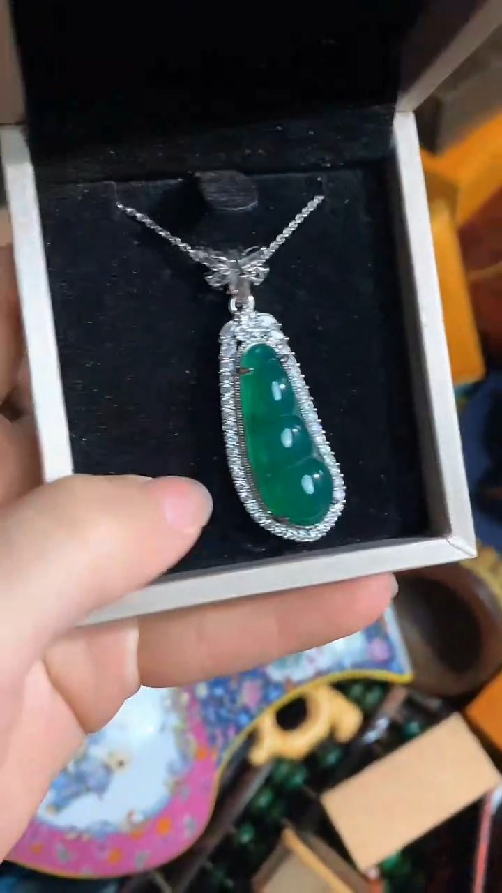 【闪购商品】翡翠吊坠(赠链)未镶嵌德诚精品专属摆件