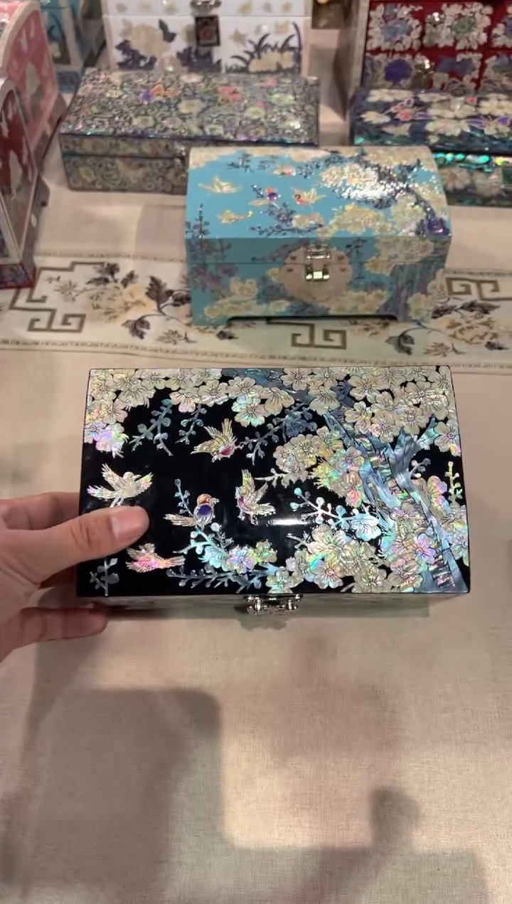 【闪购商品】按扣绒布底弘贝雅螺钿漆器文化馆