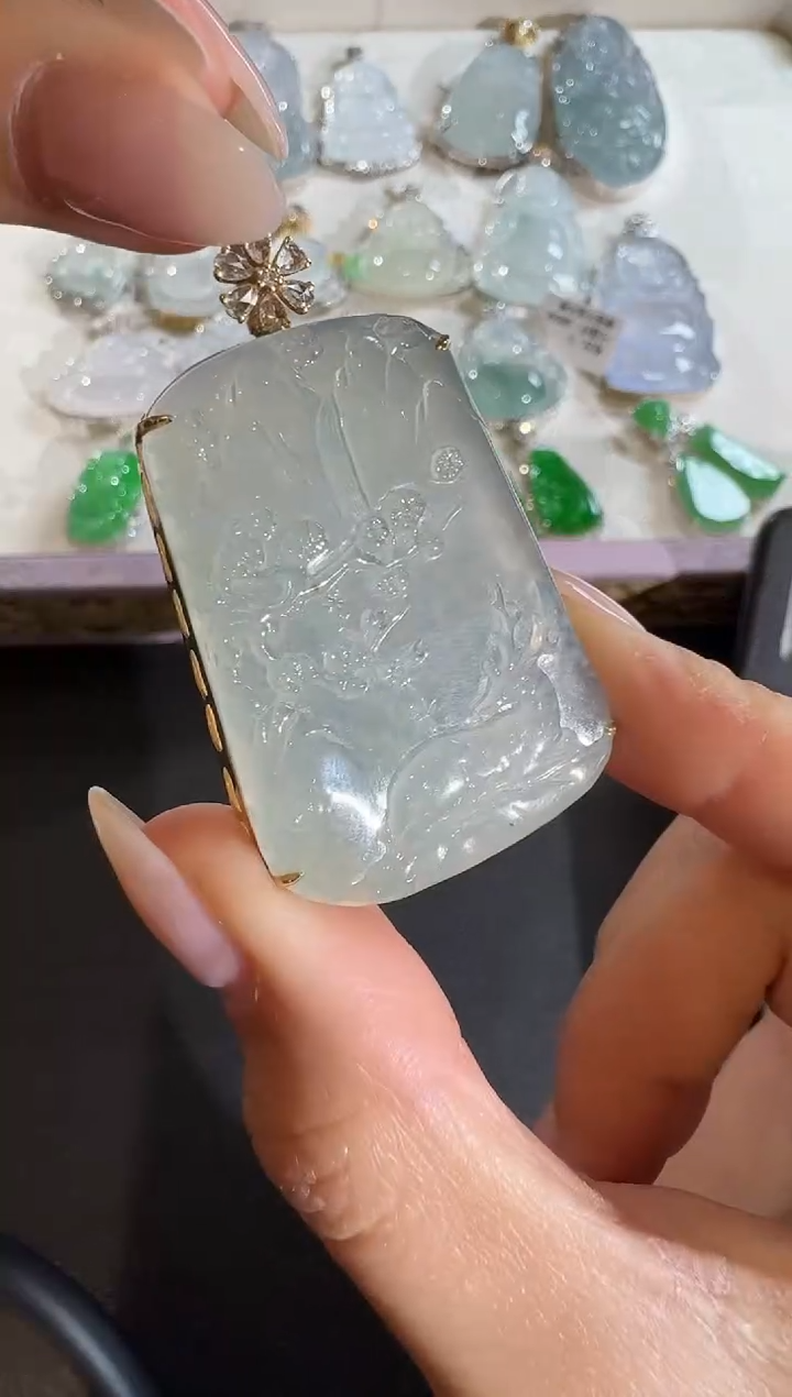 【闪购商品】翡翠吊坠(不含链)18K金镶嵌【源头工厂】钻石镶嵌