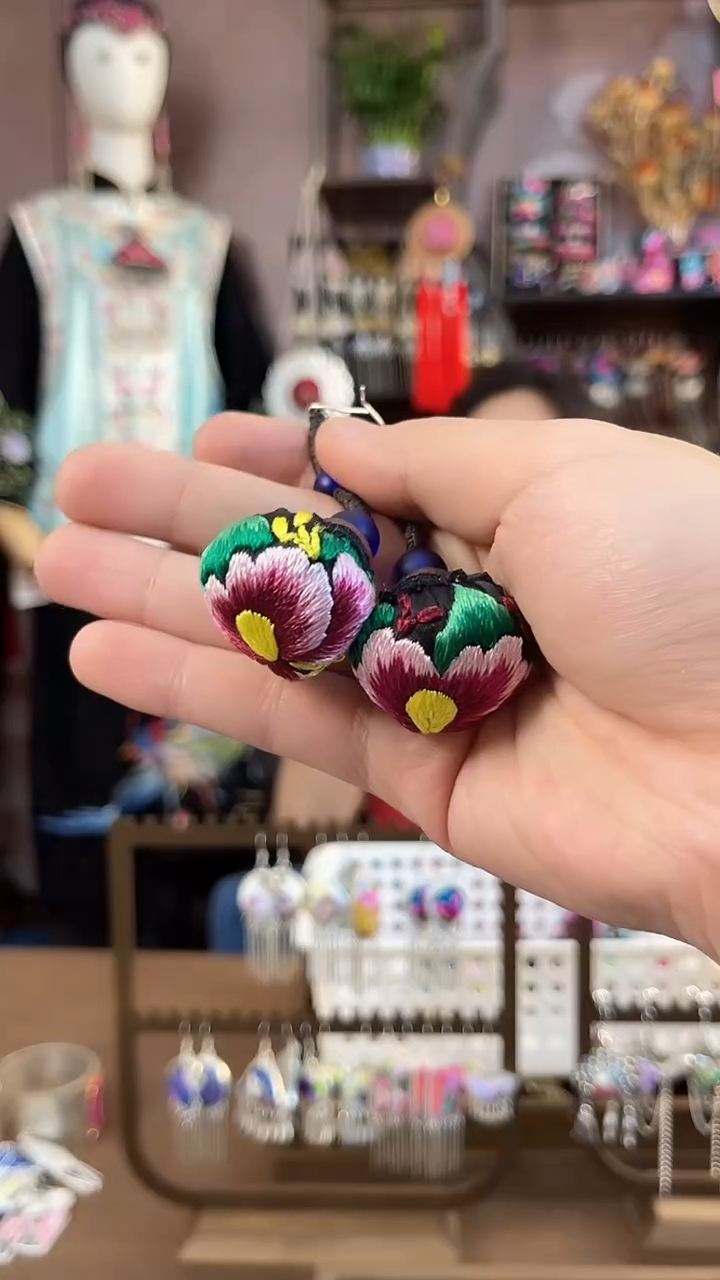 织绣民族风手工非遗老绣饰品435