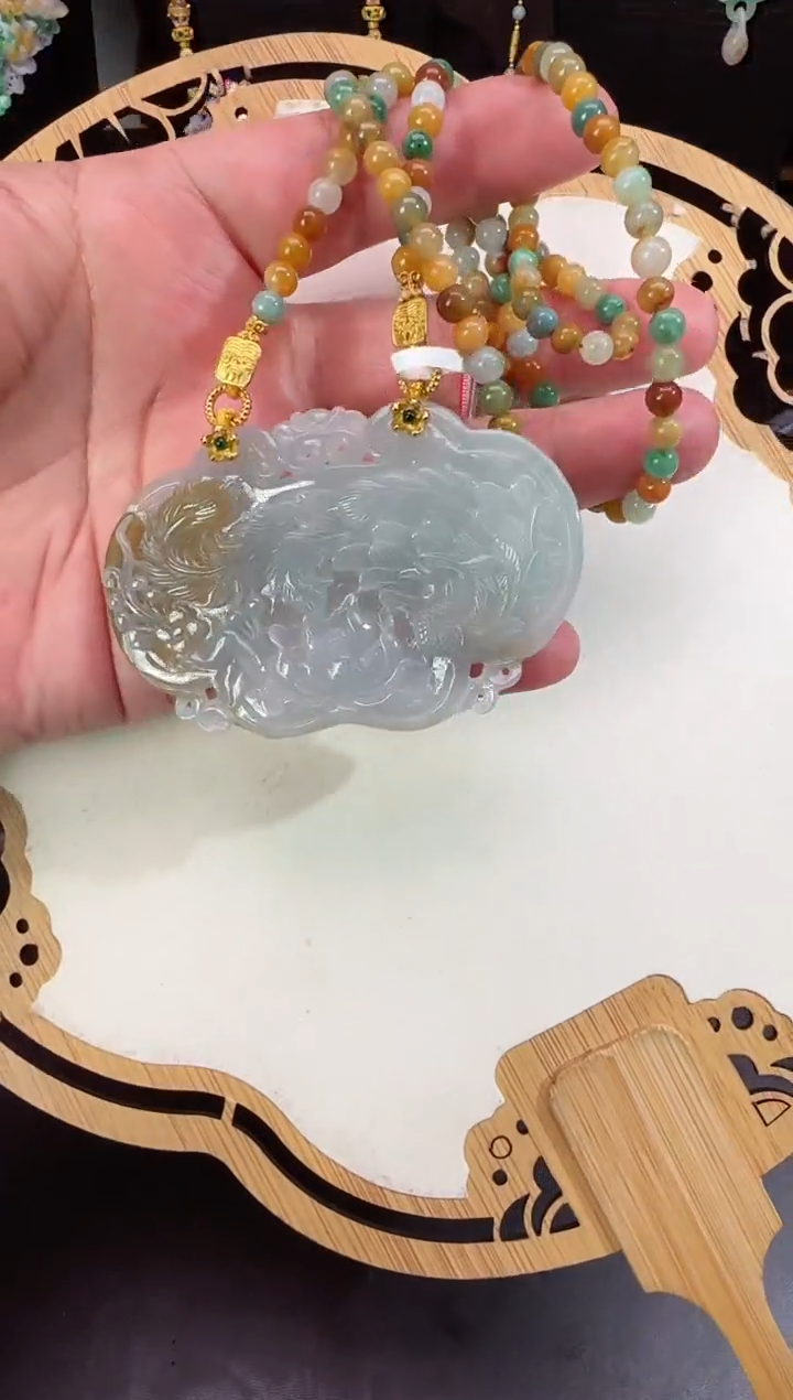 【闪购商品】翡翠颈饰未镶嵌牌子