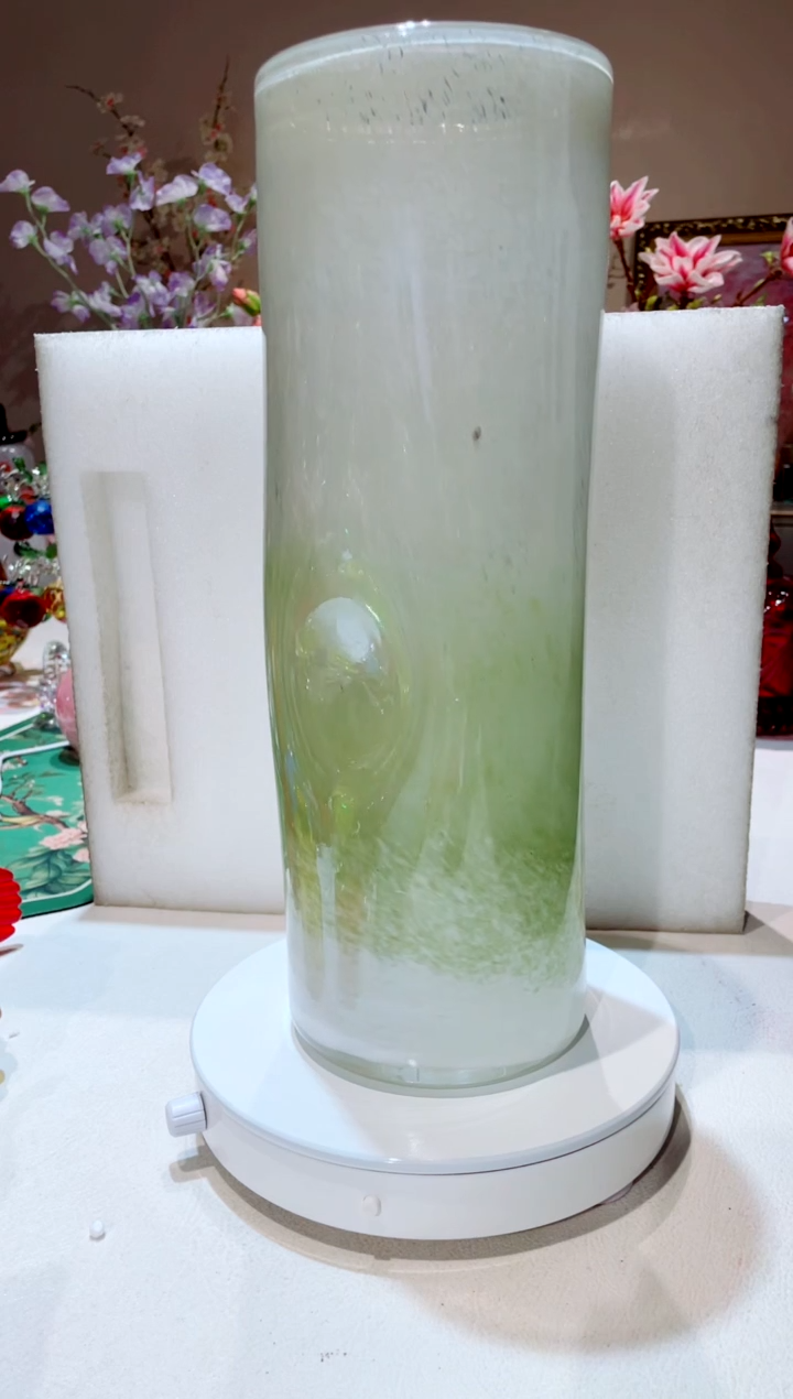 【闪购商品】琉璃手工艺品白绿渐变直筒花瓶  微瑕