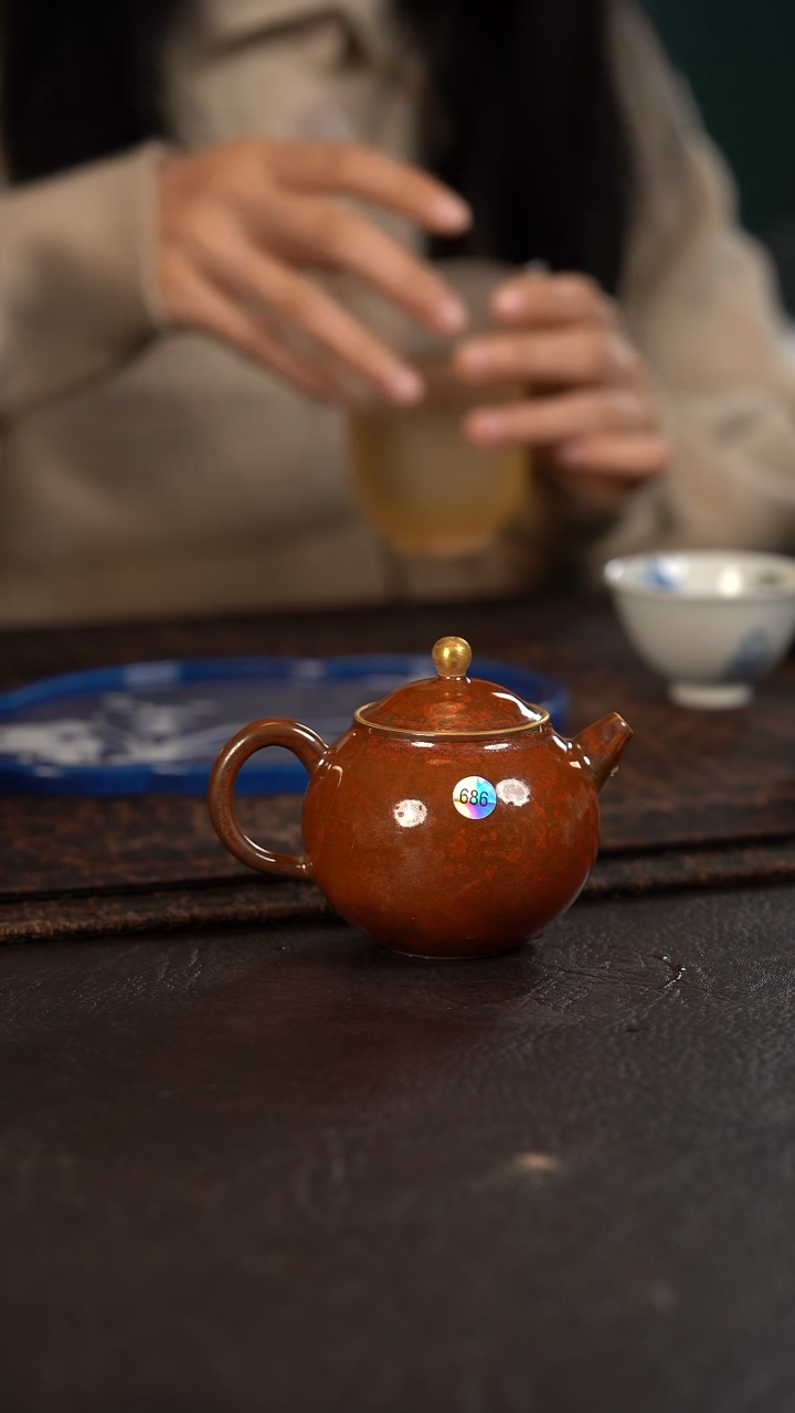 【闪购商品】杯聚澜堂红金花描金小球球壶