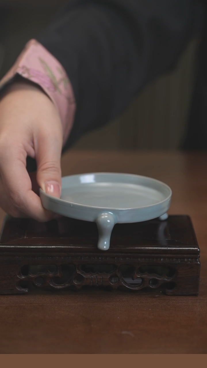 【闪购商品】清凉寺原产地仿古釉手工汝瓷三足承盘
