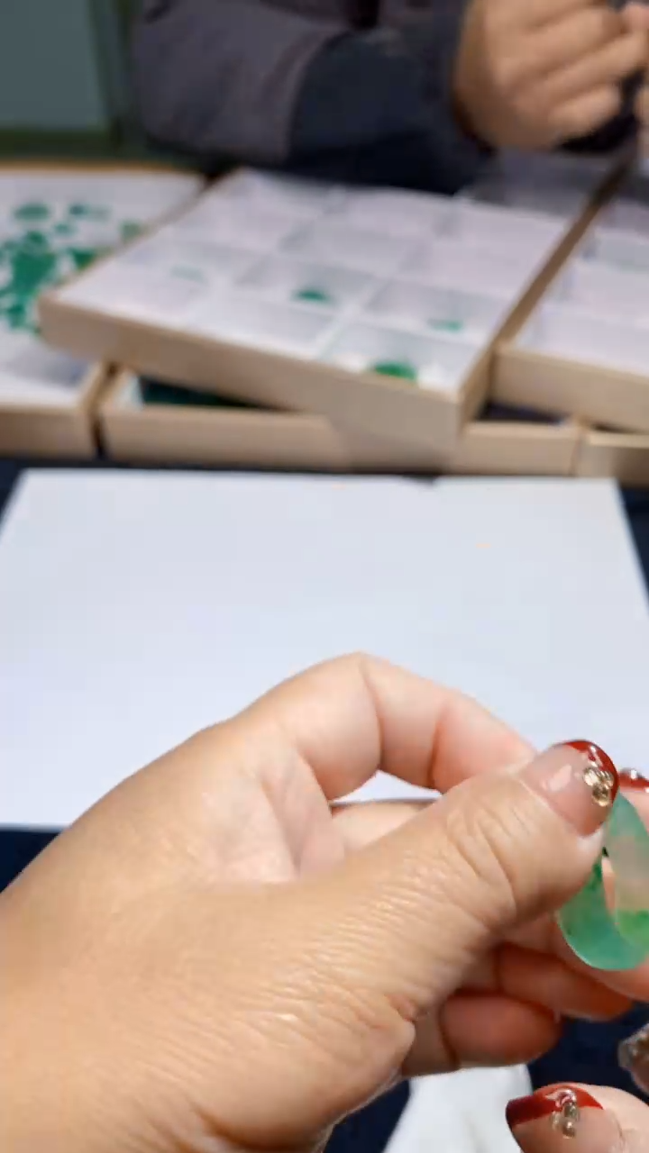 【闪购商品】石英质玉戒指未镶嵌天然A货非洲翠，石英玉