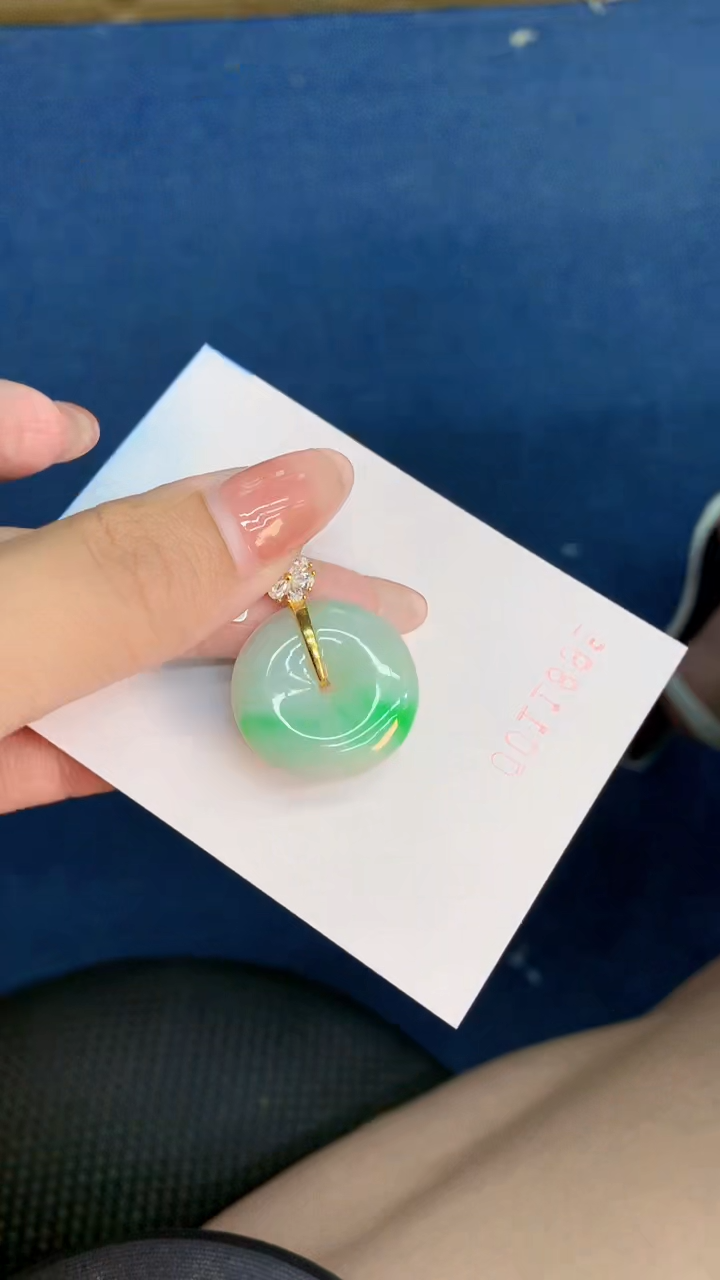 翡翠未镶嵌吊坠(不含链)1