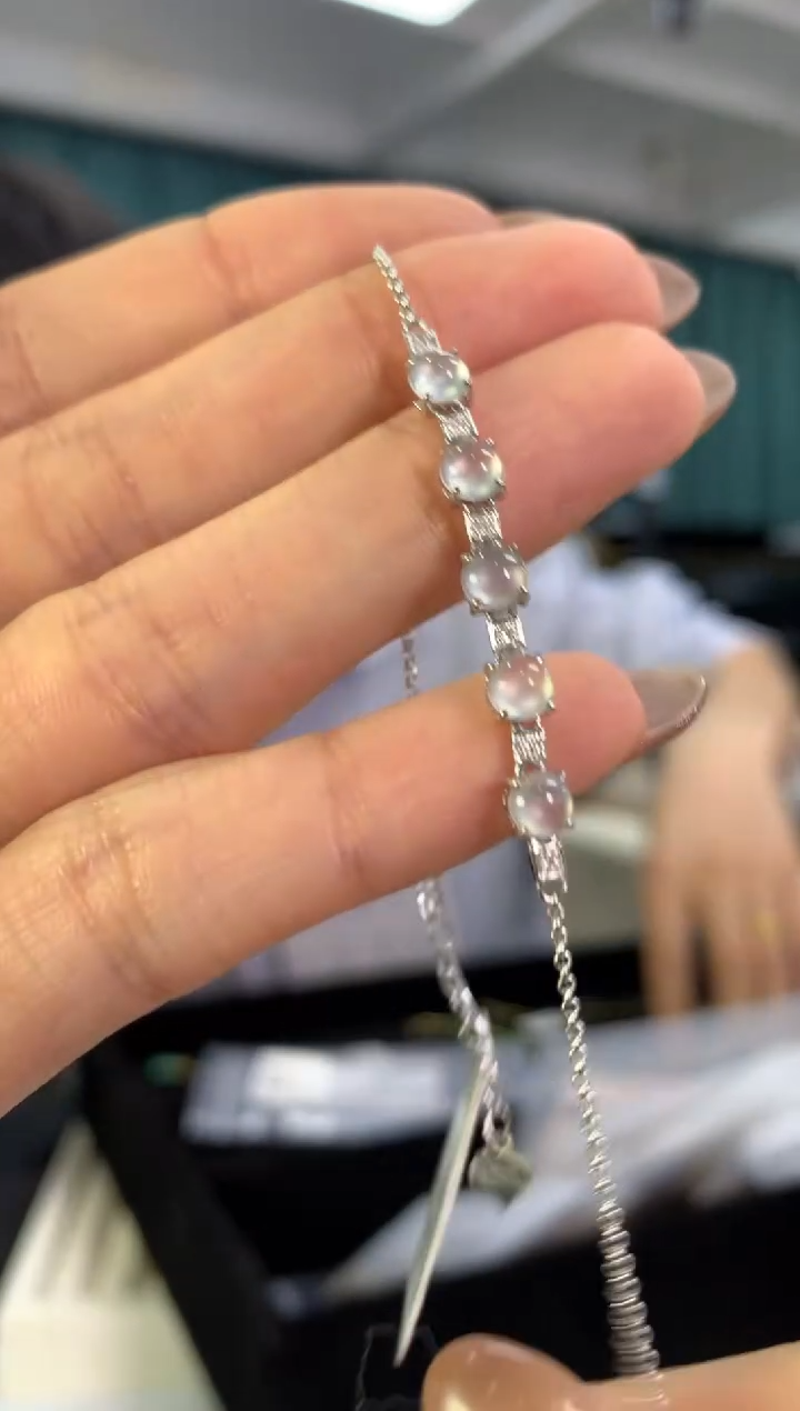 18K金镶嵌手链翡翠手链