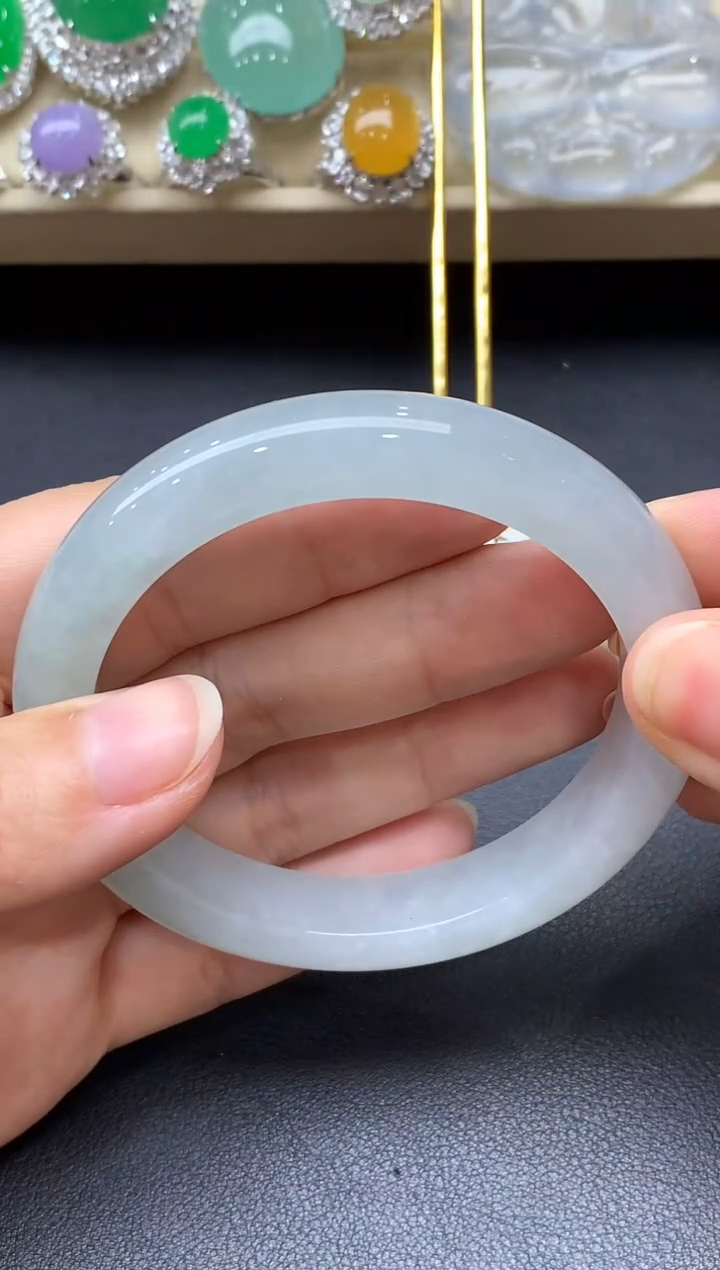 翡翠手镯未镶嵌367-中国好珍宝