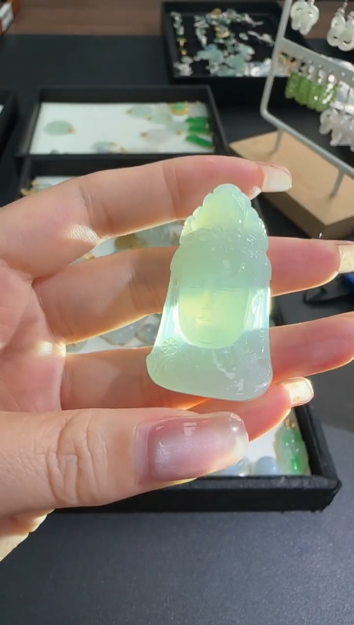 【闪购商品】翡翠颈饰未镶嵌250214328