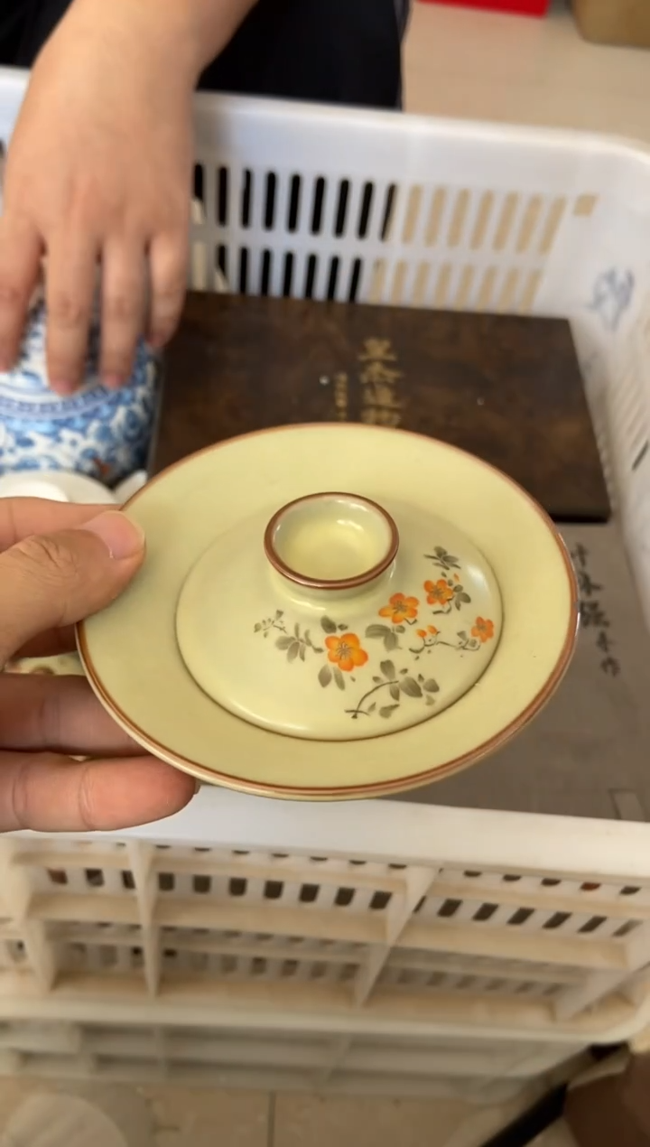 无运费险有瑕疵的摄影的产品有使用过的痕迹有点脏介意勿拍