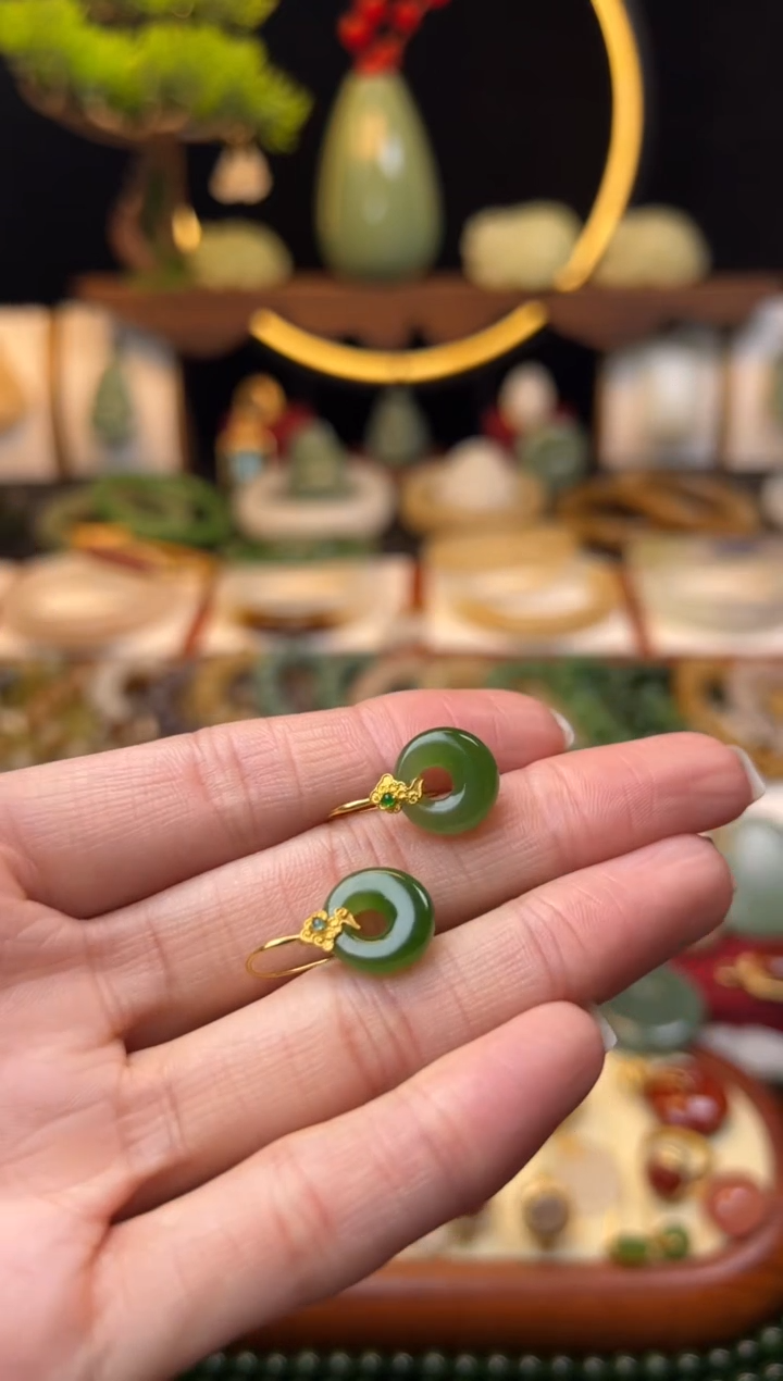 【闪购商品】和田玉耳饰18K金镶嵌福利