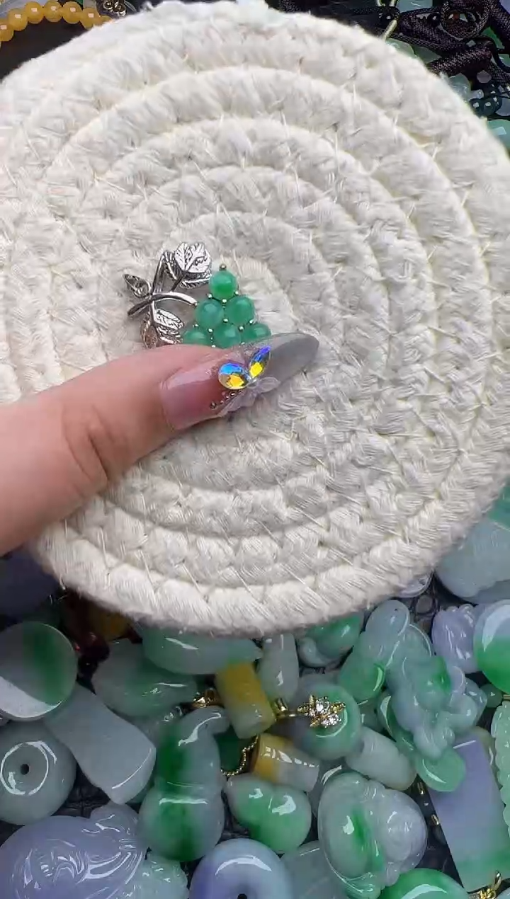 翡翠未镶嵌颈饰天然缅甸翡翠吊坠