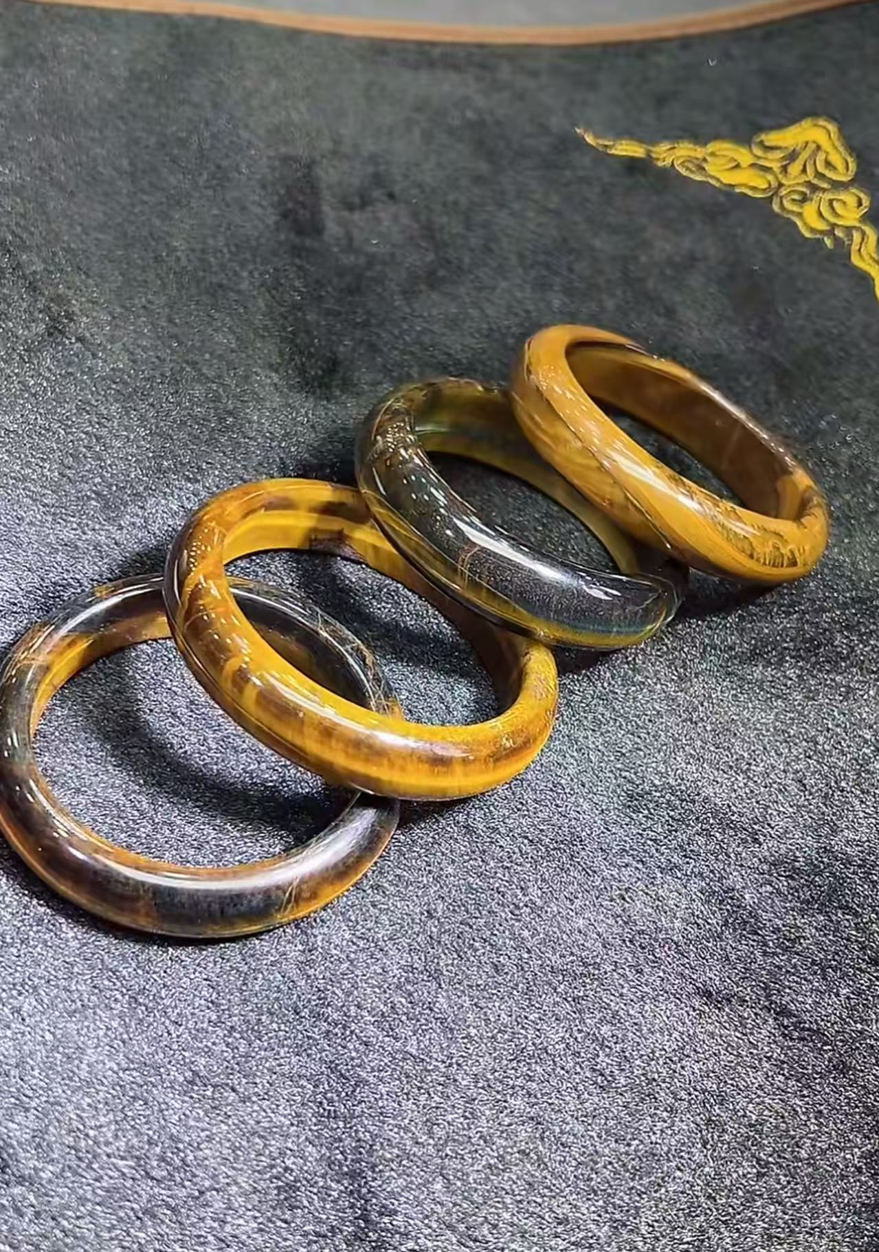 C10090-六彩明珠木变奇石手镯-配盒-多样性发其一/圈口