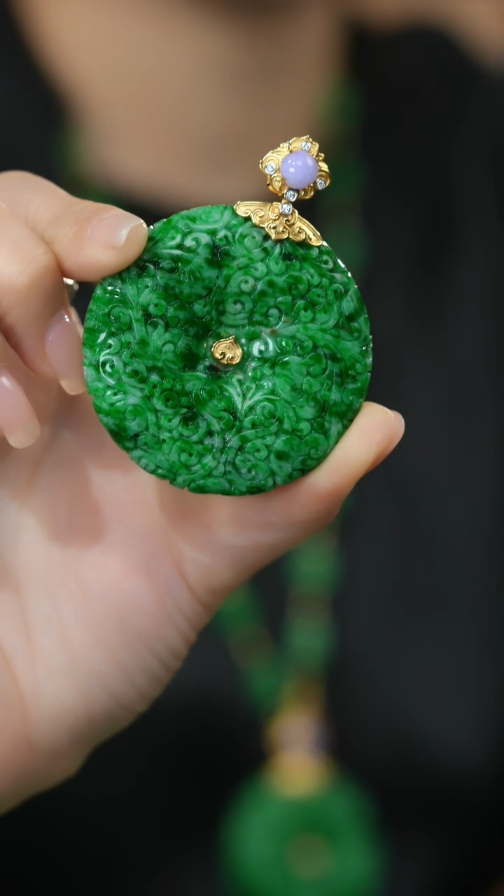 颈饰18K金镶嵌翡翠苹**咪@HSG09120127@