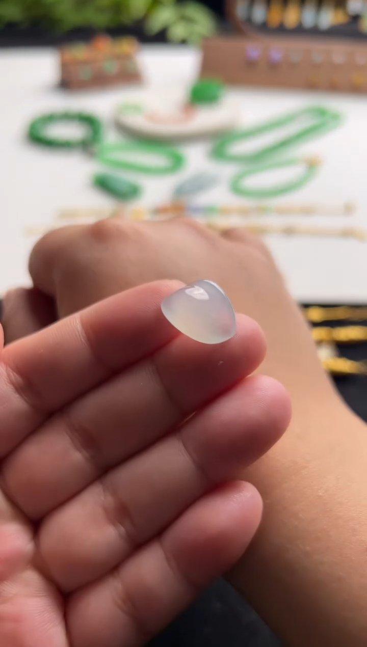 【闪购商品】翡翠裸石未镶嵌780随行