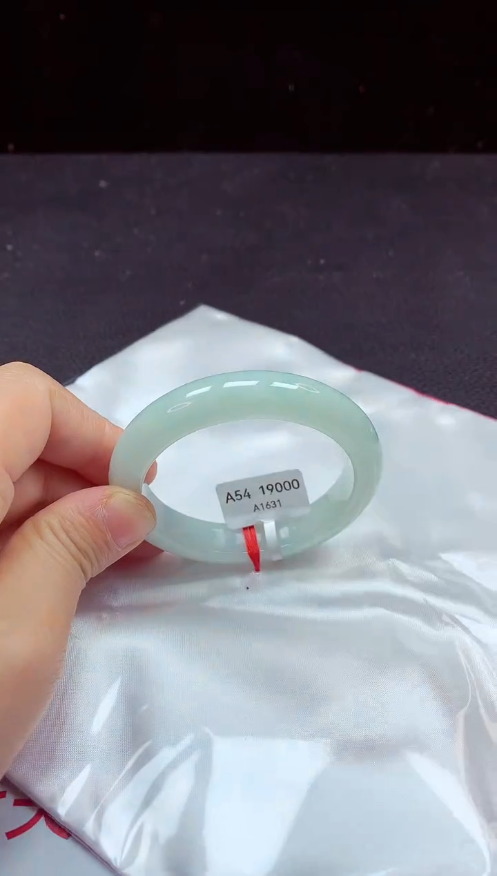 【闪购商品】翡翠手镯未镶嵌镯子54+