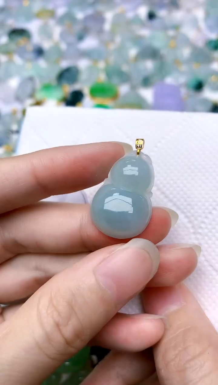 颈饰18K金镶嵌翡翠天然A货翡翠