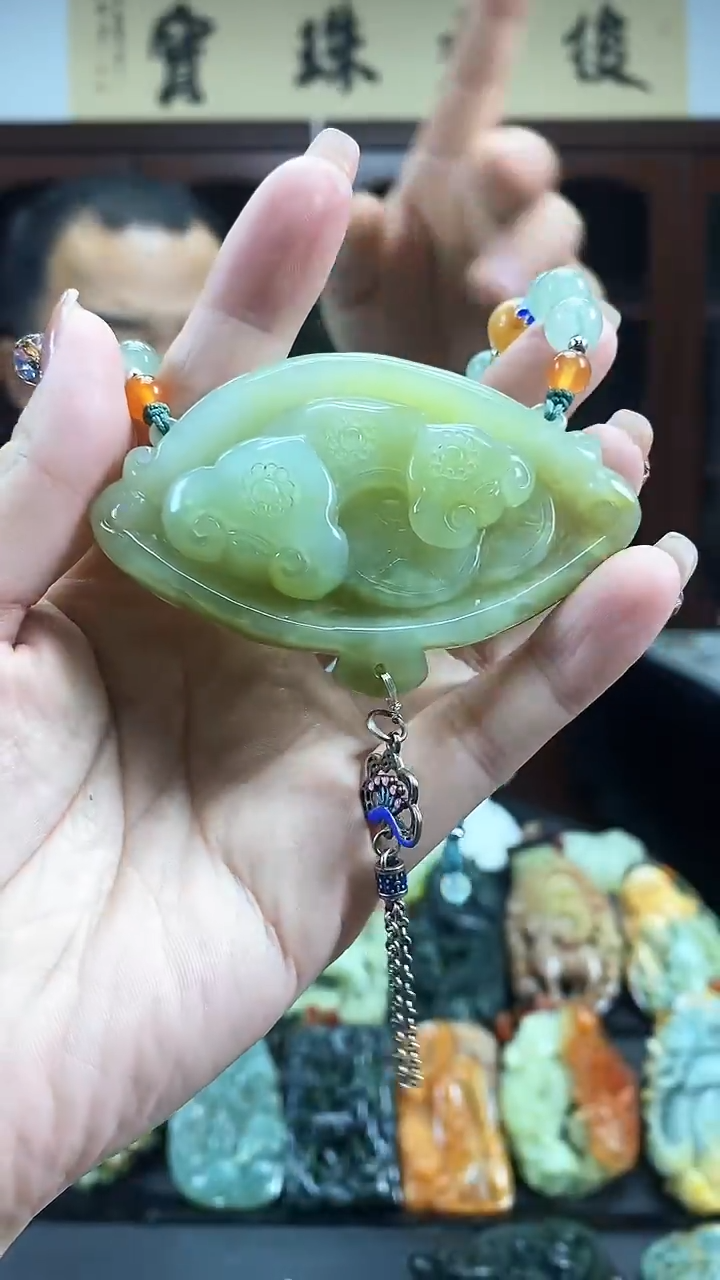 【闪购商品】蛇纹石玉吊坠未镶嵌·