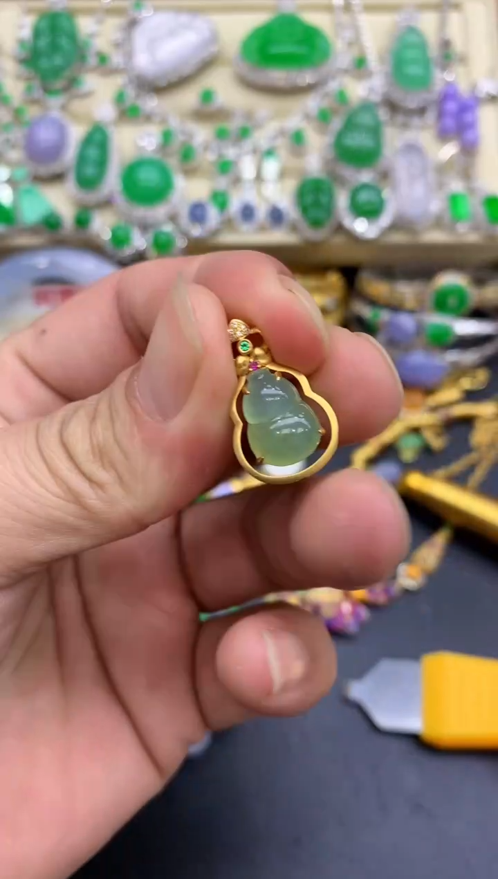 颈饰18K金镶嵌翡翠186-中国好珍宝