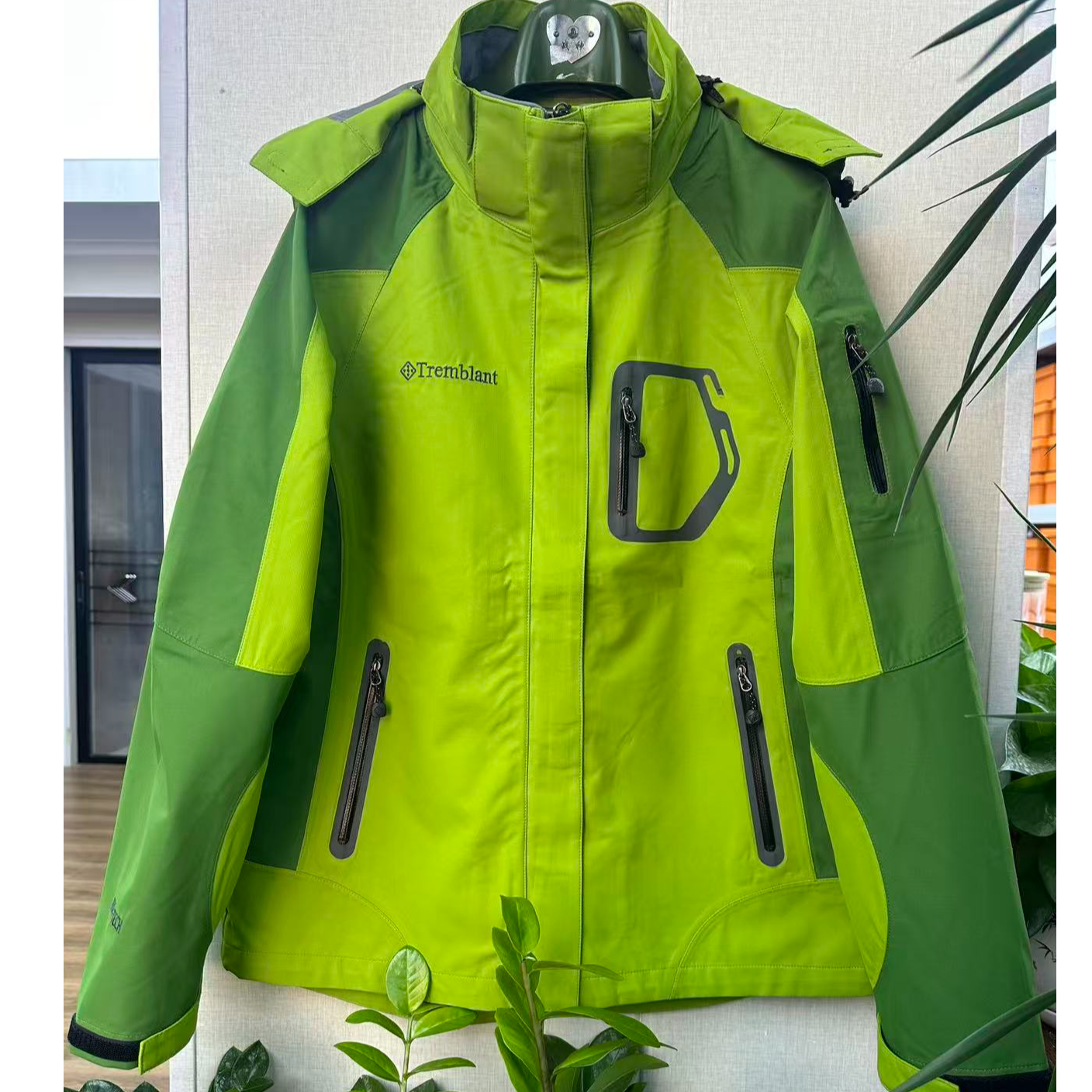 【特伦布朗】女款草绿抓绒冲锋衣TB003