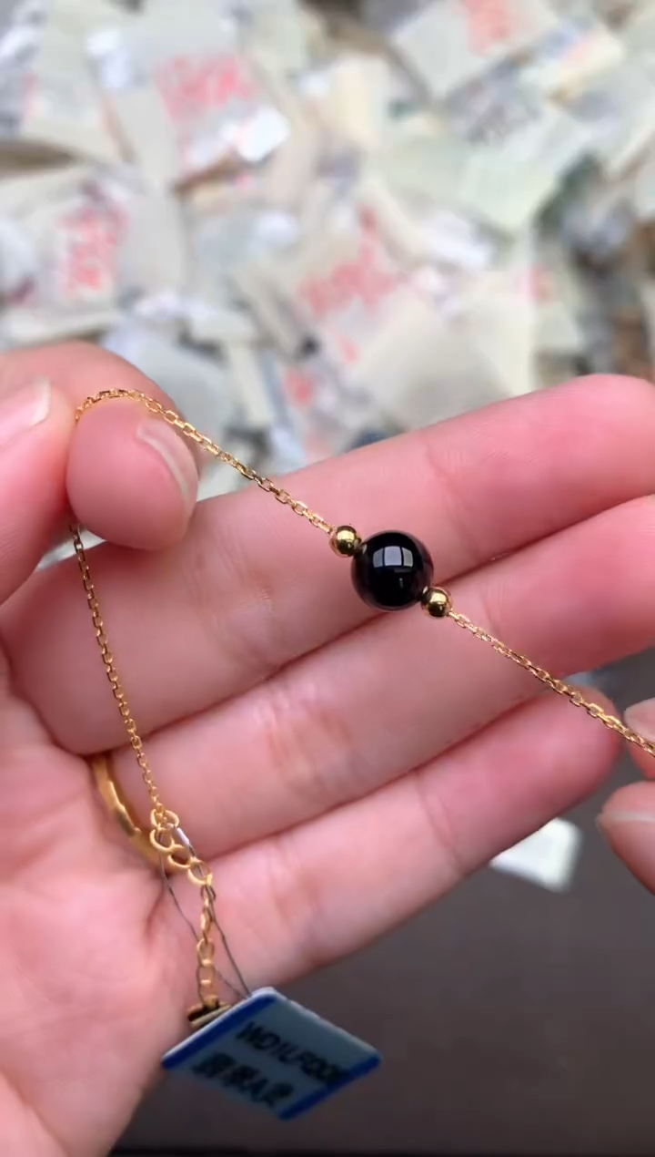 18K金镶嵌挂件翡翠 — 