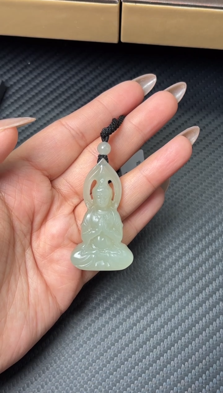 吊坠(赠链)未镶嵌和田玉且末近矿微色差吊坠