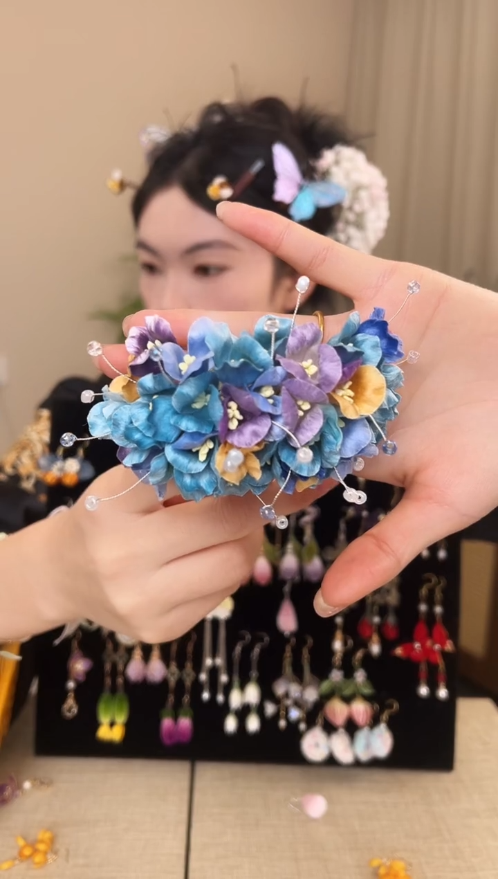 刺绣燕*蓝色满天星大U钗