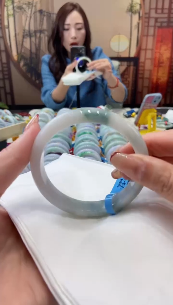 【闪购商品】翡翠手镯未镶嵌00007618