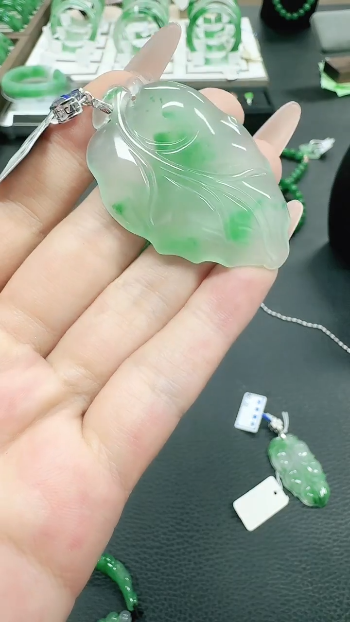 未镶嵌1石英质玉（非洲翠）/7157