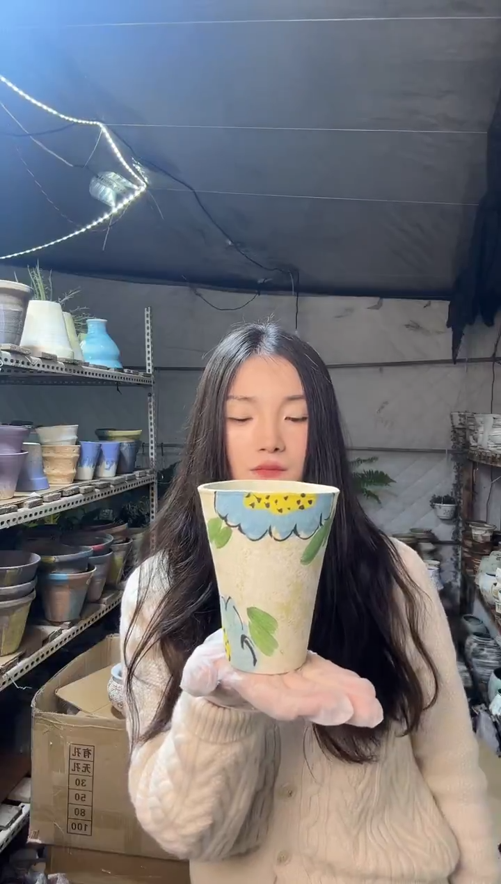 以实际为准编号  782 景德镇手工手绘花盆