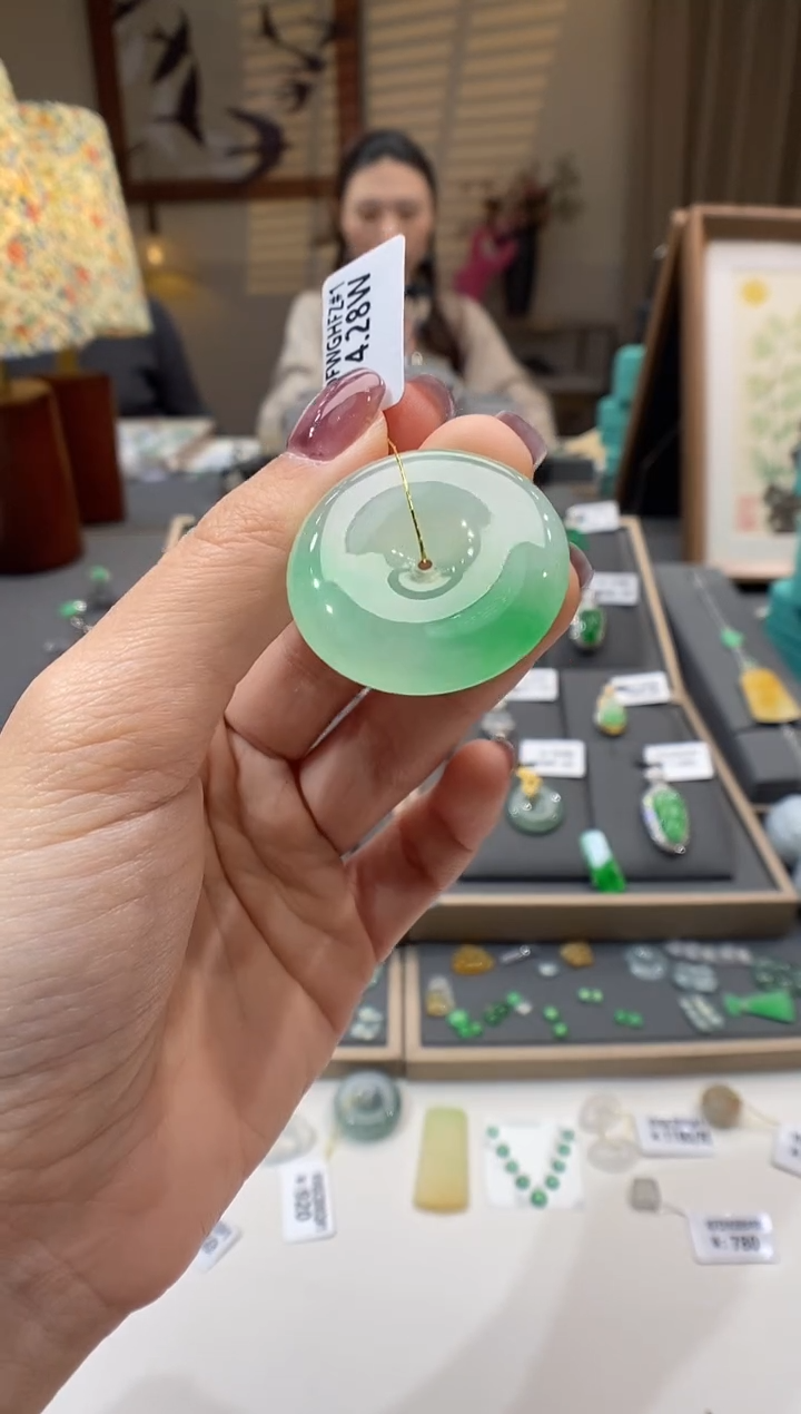 【闪购商品】翡翠颈饰未镶嵌平安扣