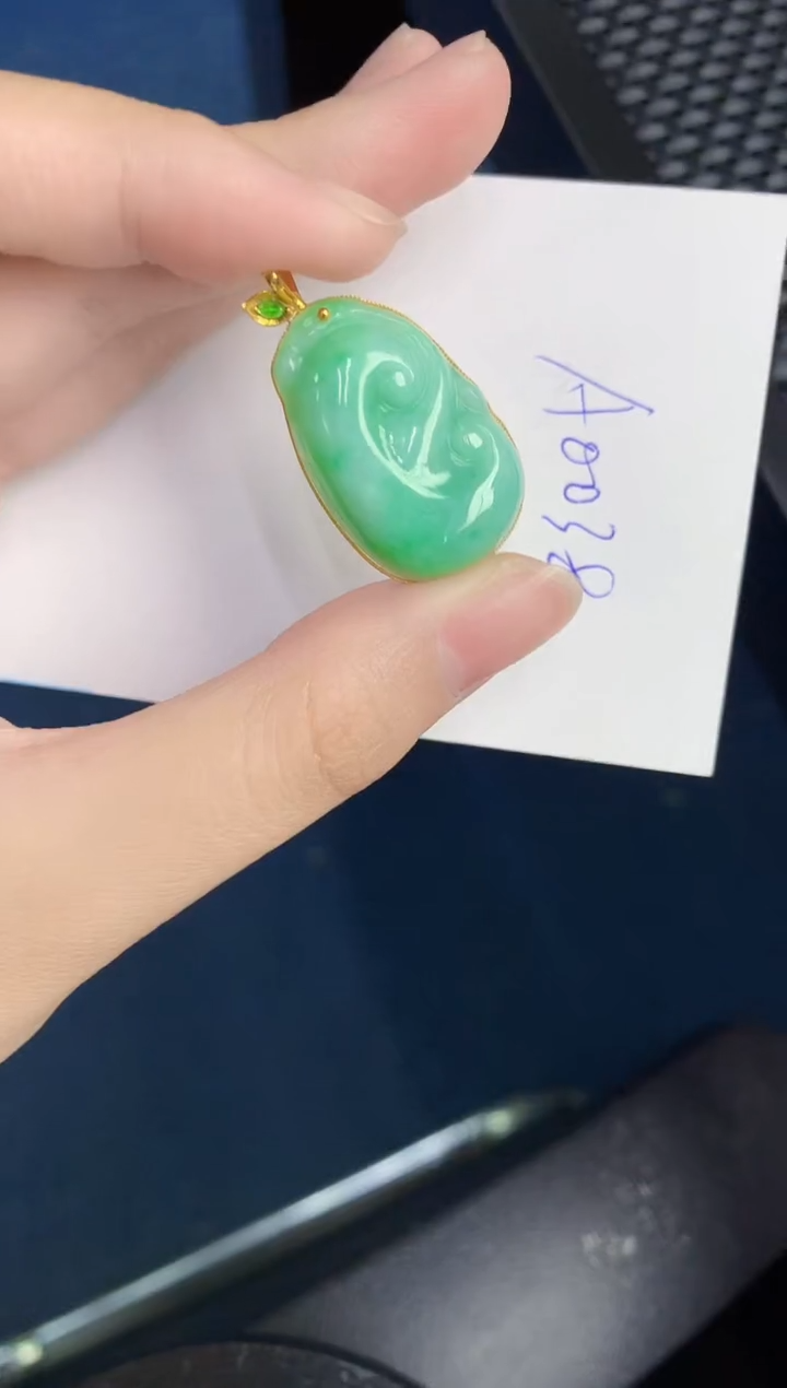 【闪购商品】翡翠颈饰18K金镶嵌000000000