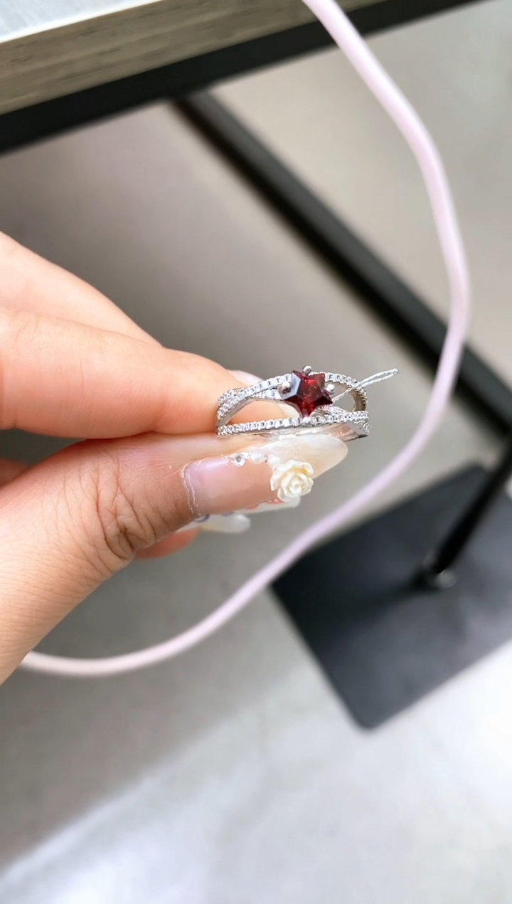 【闪购商品】石榴石戒指银S925镶嵌天然石榴石戒指