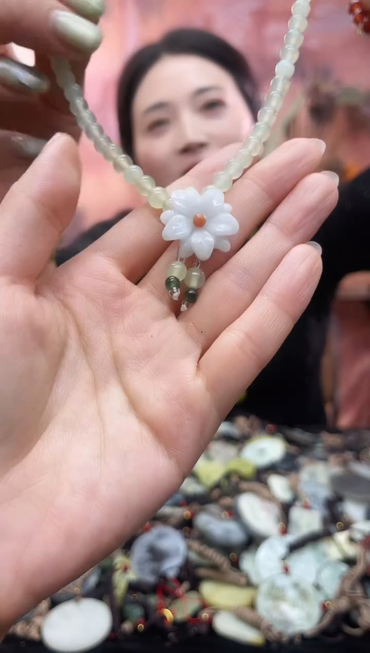 未镶嵌岫玉吊坠·