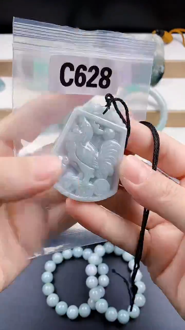 颈饰未镶嵌翡翠天然翡翠吊坠挂件