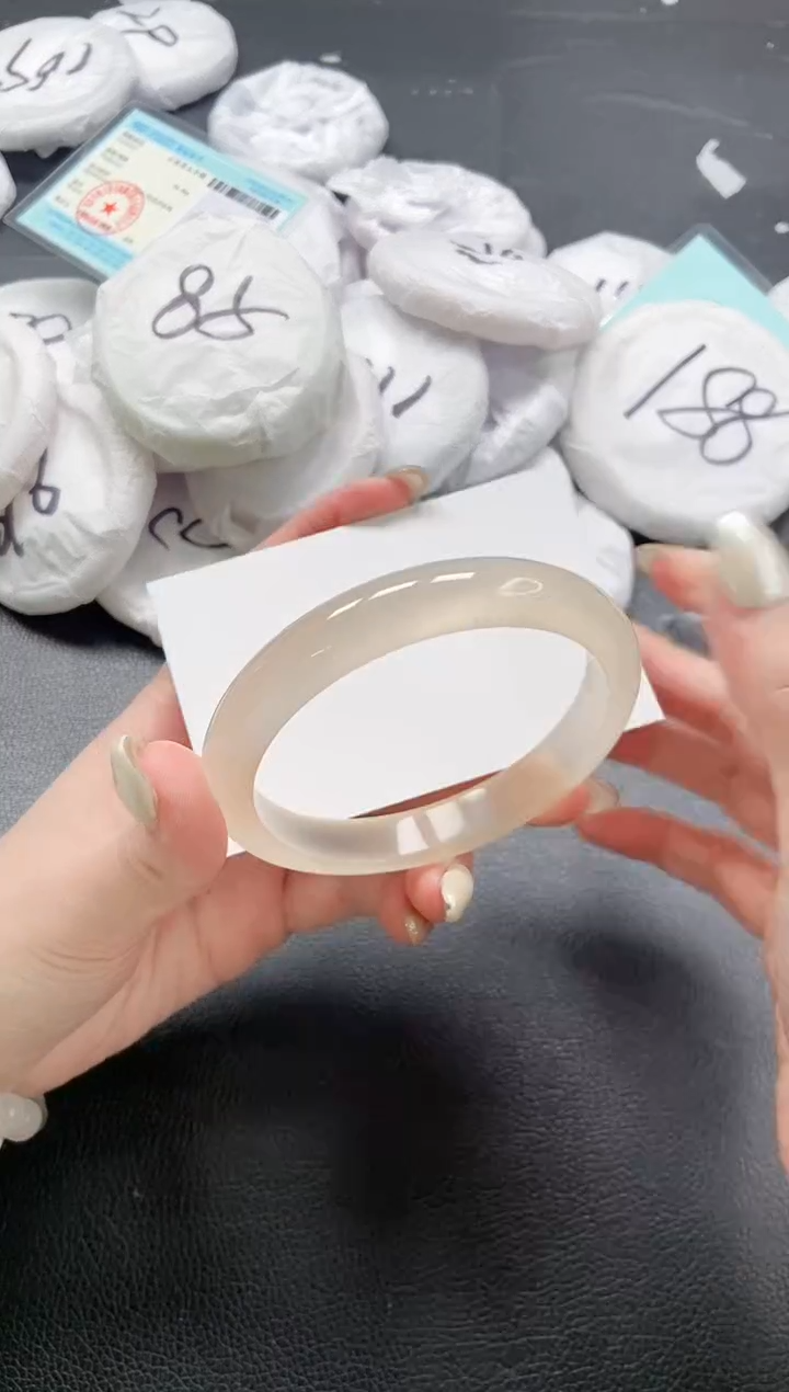 【闪购商品】石英质玉手镯未镶嵌 8L197-62