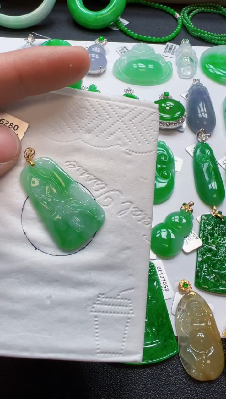 【闪购商品】定制翡翠18K金镶嵌520元