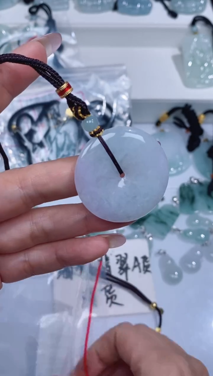 颈饰未镶嵌翡翠吊坠