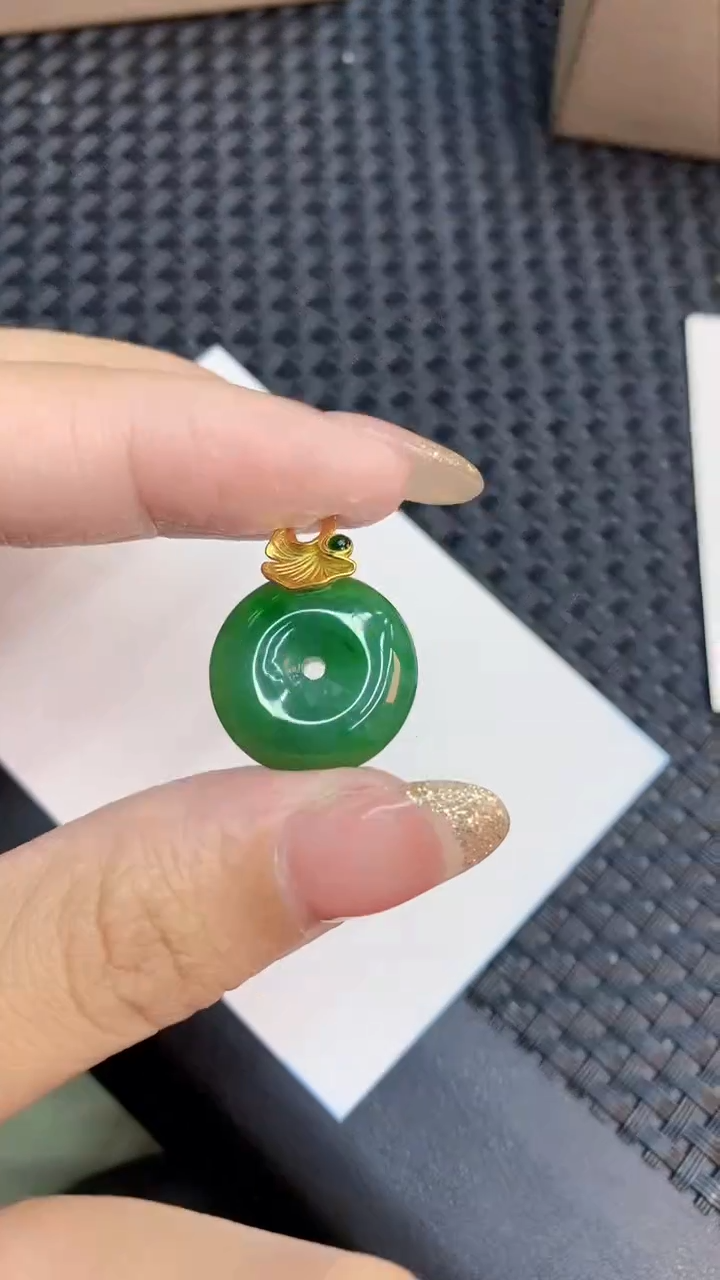 翡翠银S925镶嵌颈饰             8