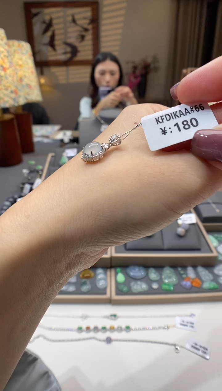 【闪购商品】翡翠颈饰银S925镶嵌蛋面