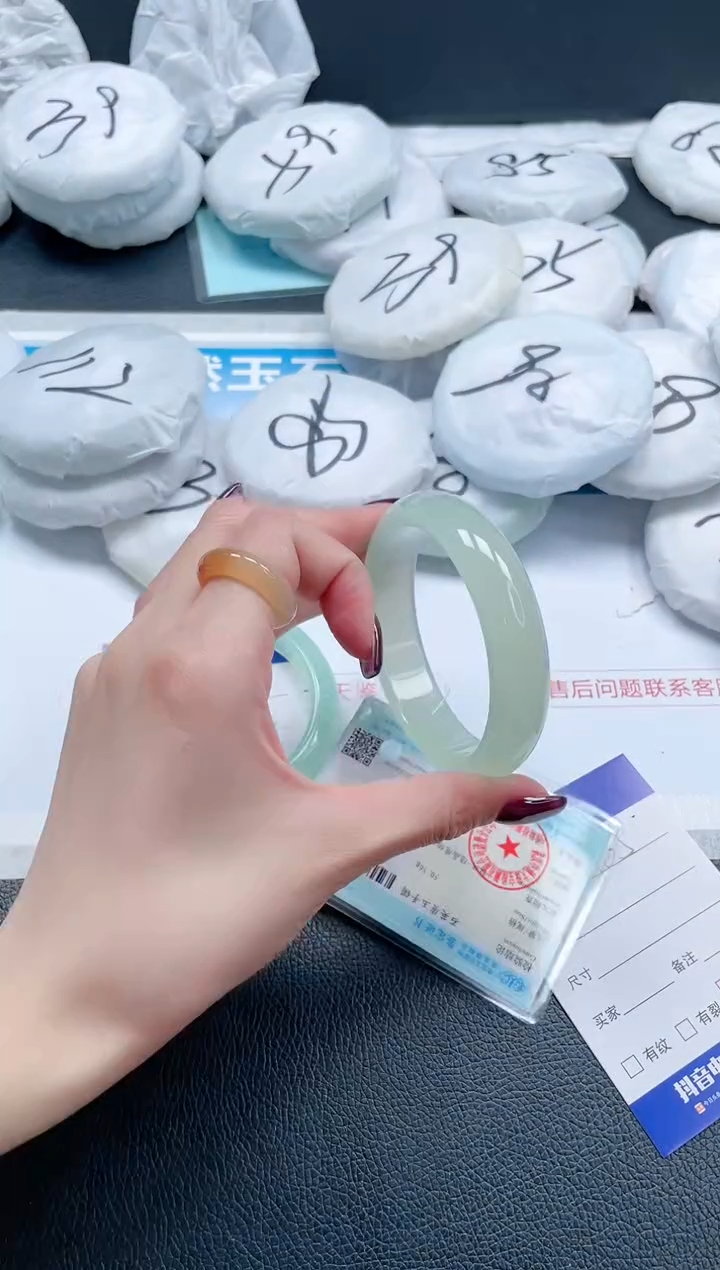 【闪购商品】石英质玉未镶嵌手镯14J105-58