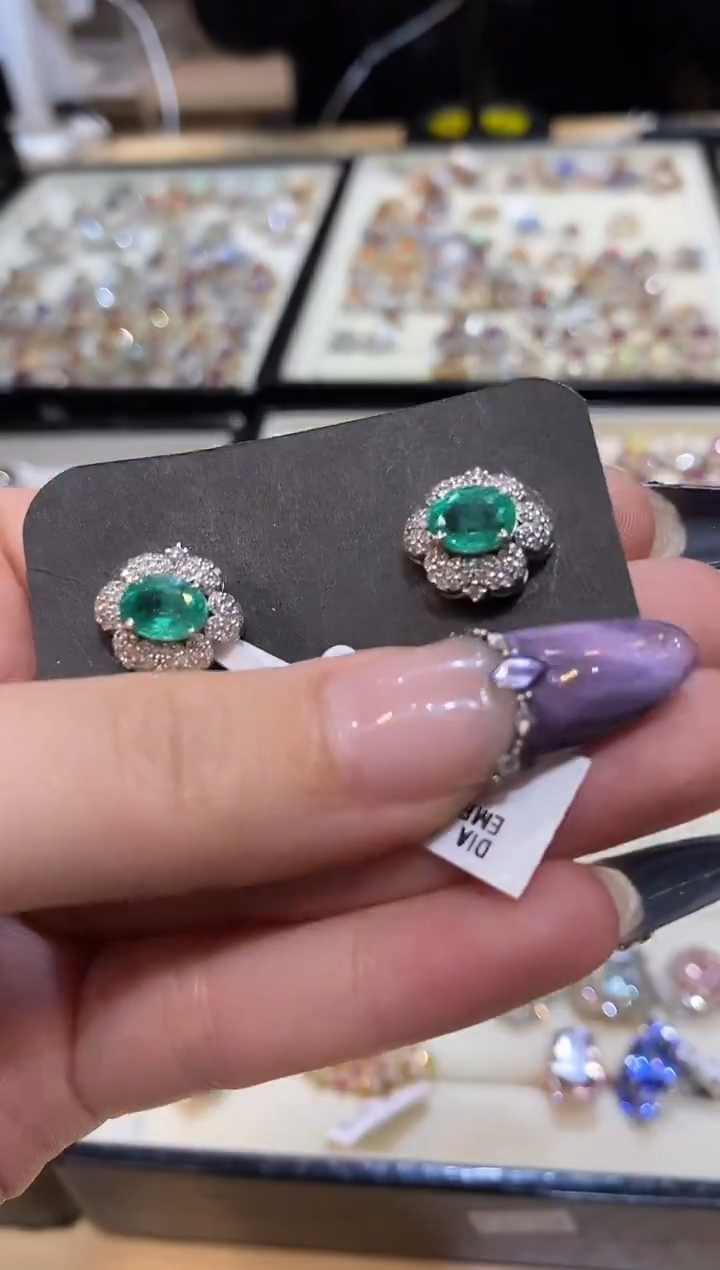 银S925镶嵌耳饰定制祖母绿楚楚珠宝中古甄选不退换